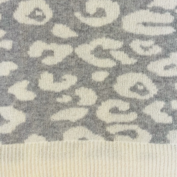 NWOT AQUA 100% Cashmere Sweater XS - Picture 3 of 4